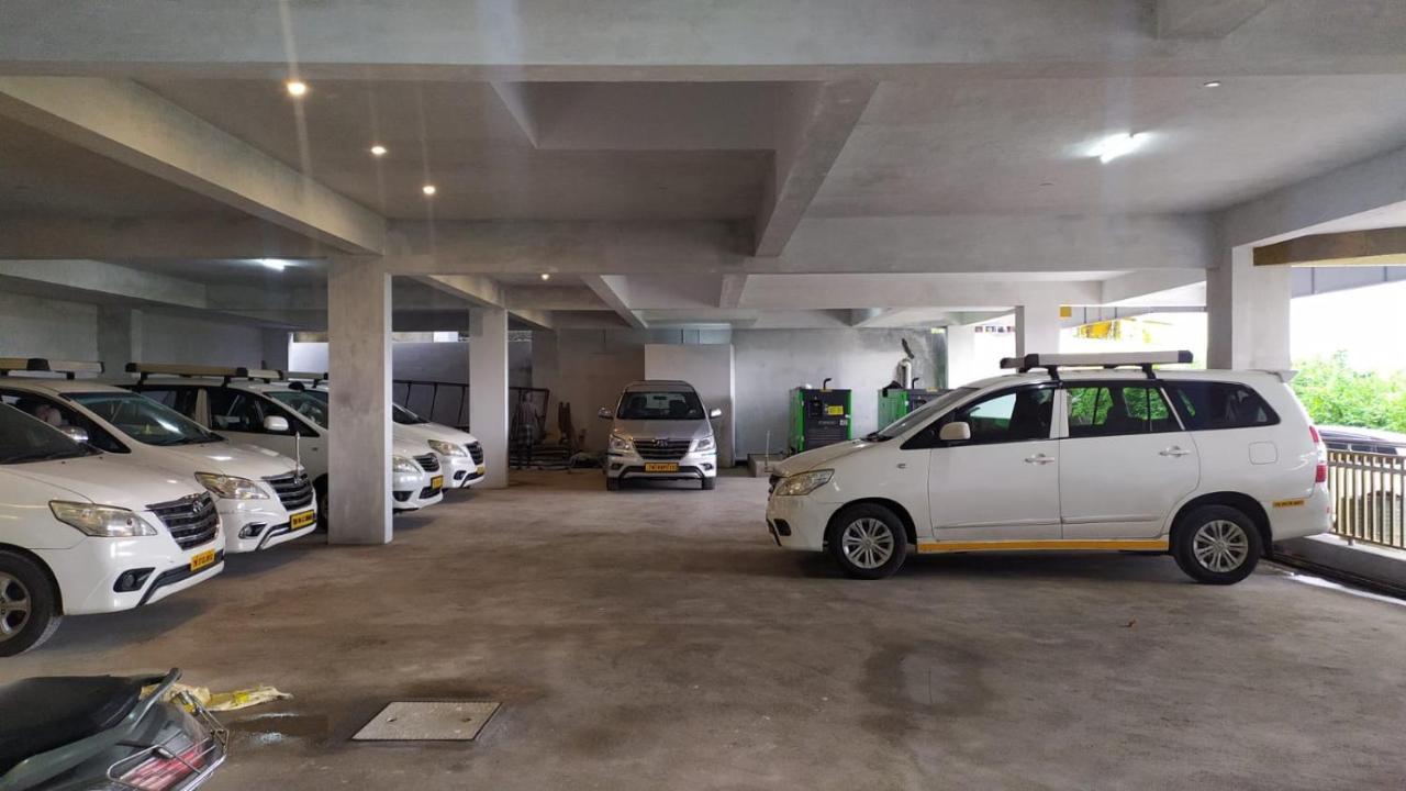 מלון Vālpārai Sabari Residency מראה חיצוני תמונה
