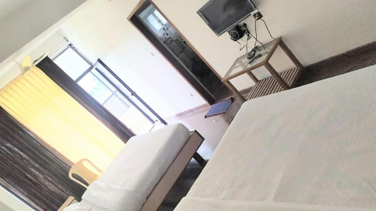 מלון Vālpārai Sabari Residency מראה חיצוני תמונה