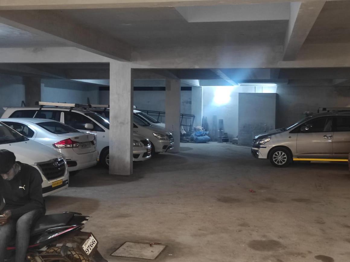 מלון Vālpārai Sabari Residency מראה חיצוני תמונה