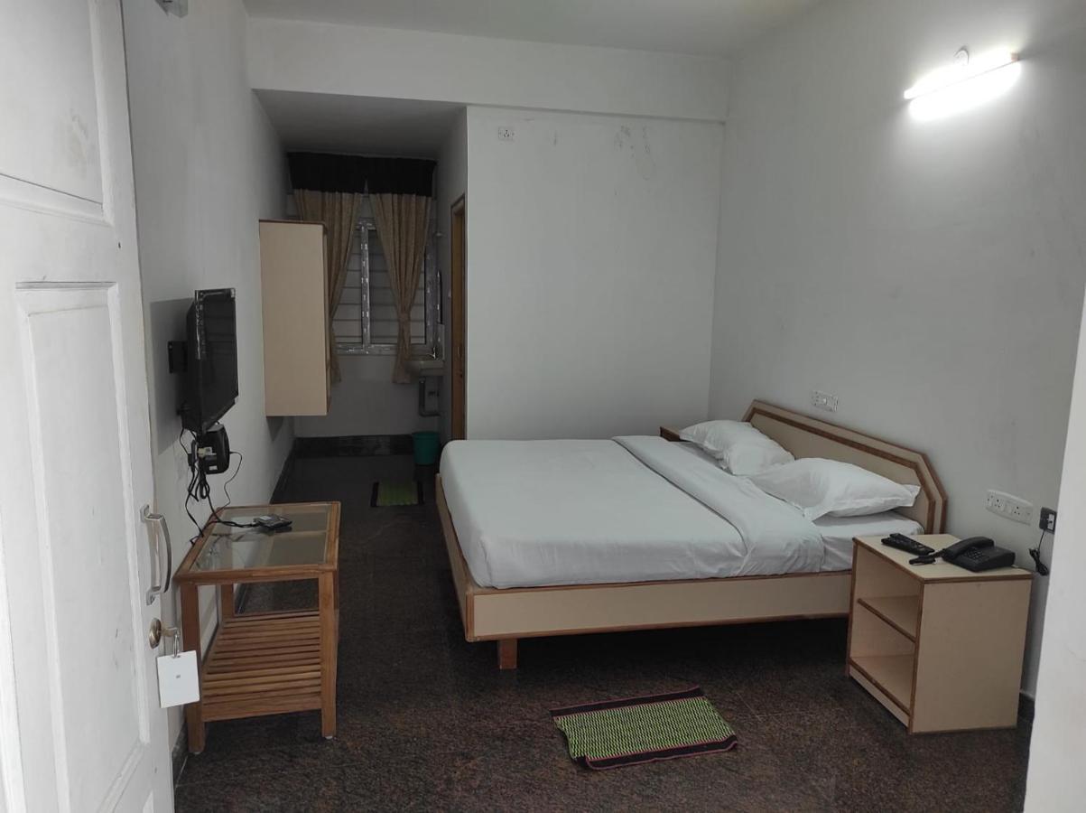 מלון Vālpārai Sabari Residency מראה חיצוני תמונה